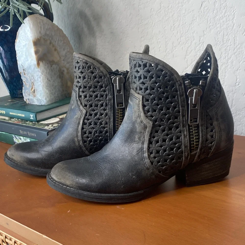 Circle G Distressed Black Woven Cutout Ankle Boots - Picture 6 of 10